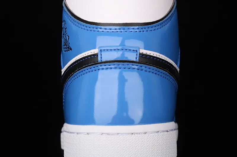 All categories Air Jordan Jordan series basketball shoes Air Jordan 1 Mid Air Jordan 1 Mid AJ1 Joe 1 patent leather white and blue Zhongbang basketball shoes DD6834-402